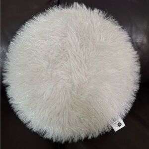 Tahari throw cushion